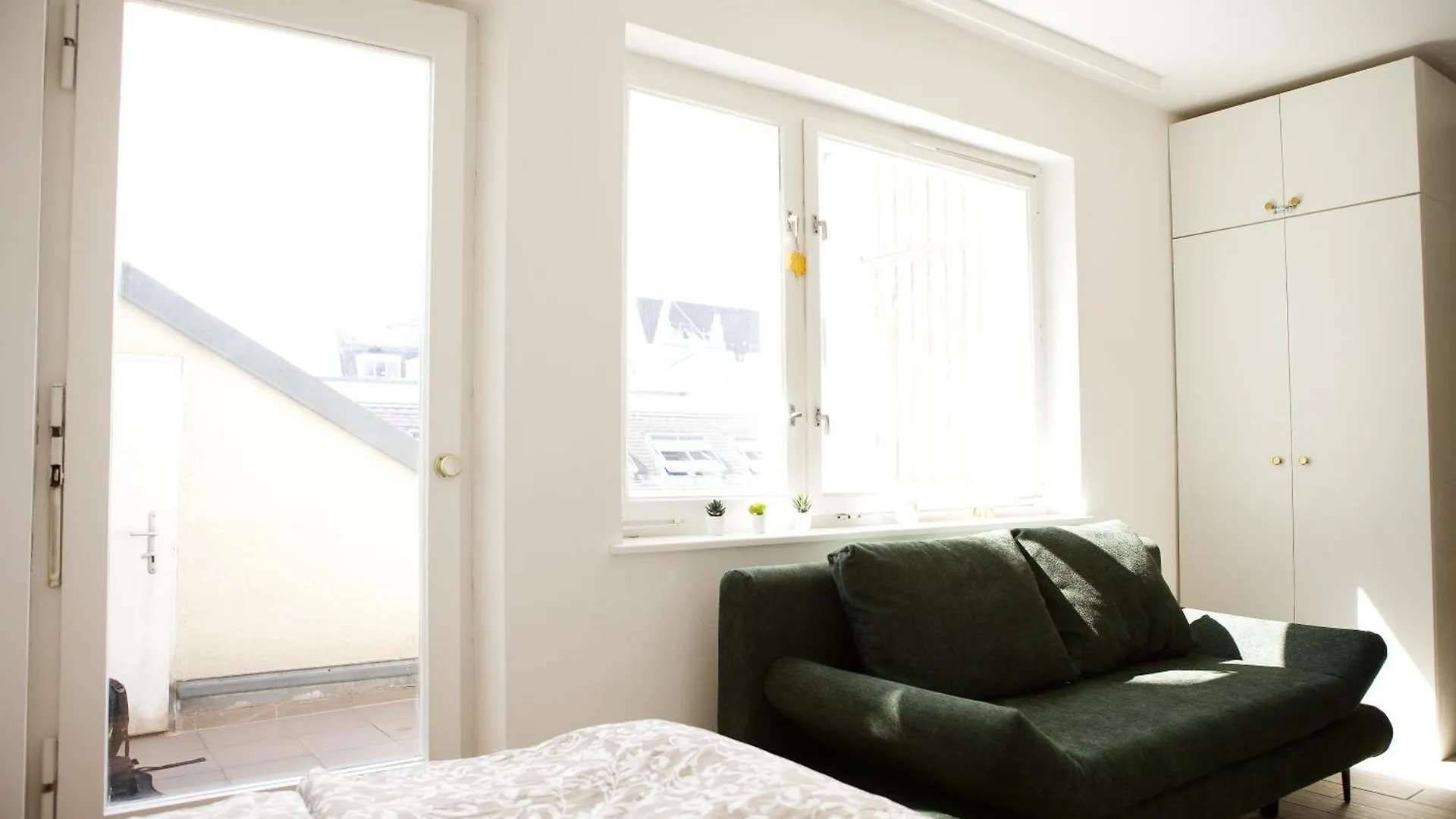 Central Rooftop Apartment With Balcony Vienna